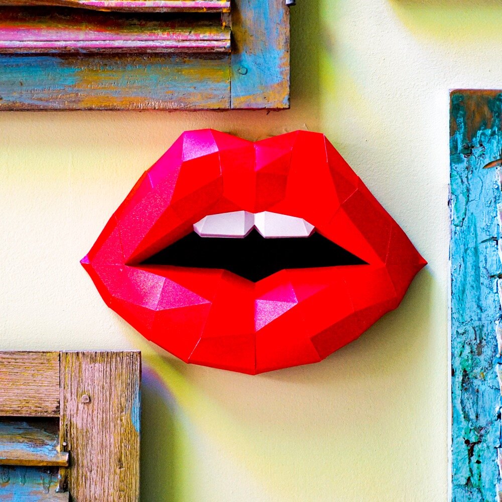 Papercraft World Lips Wallhanging